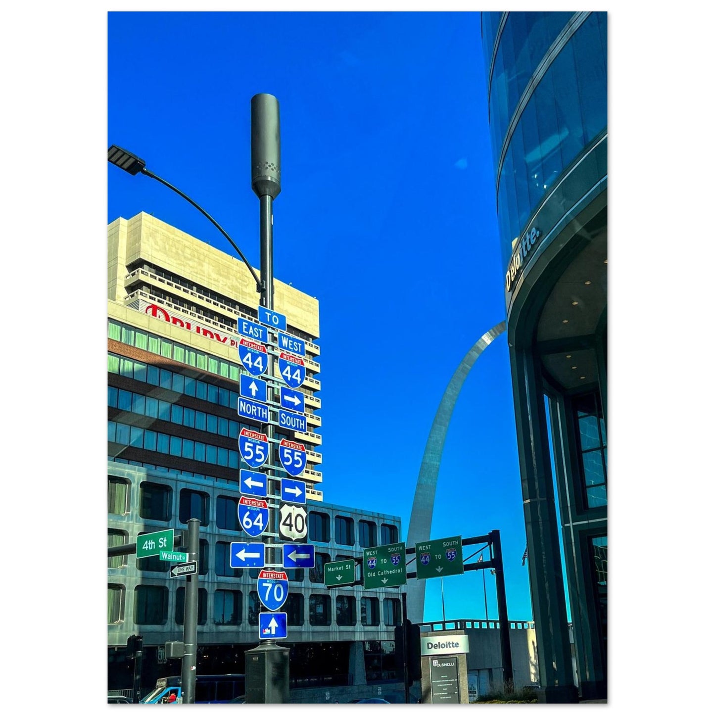 e40cf33e-20a7-47d2-9258-e56a8c1a31c3